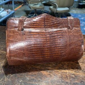 Beautiful Vintage Lizard Handbag 🦎